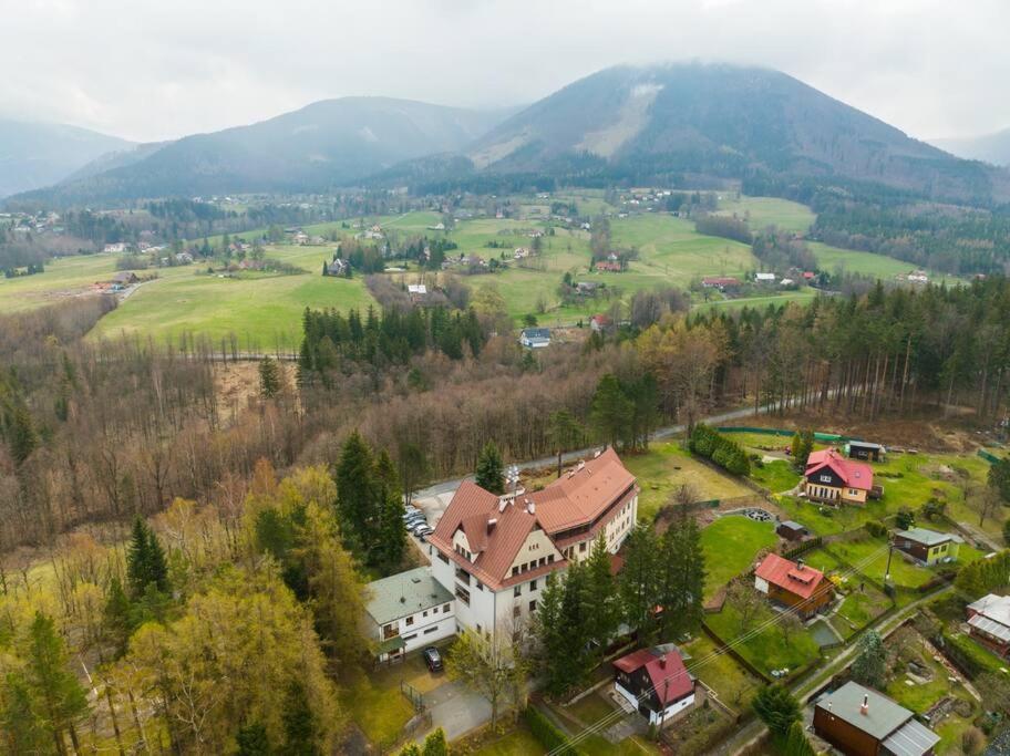 شقة Prostorny Apartman Pro 4 Osoby V Beskydech Kunčice pod Ondřejníkem المظهر الخارجي الصورة